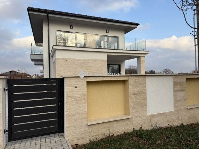 Eladó ikerház, Érden 174.9 M Ft, 5 szobás / költözzbe.hu