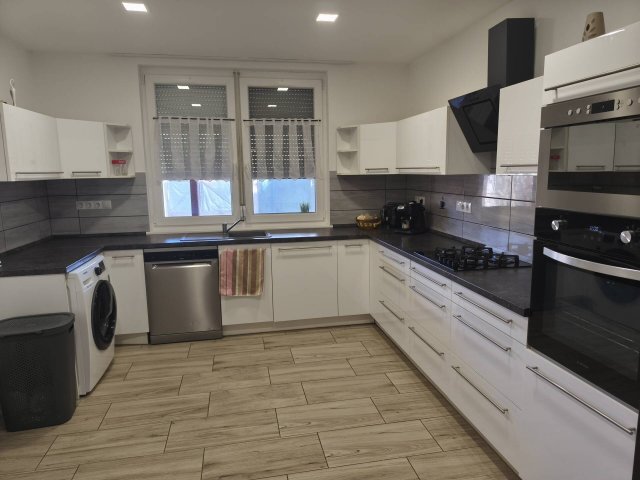 Eladó családi ház, Zalakomáron 38.9 M Ft, 4 szobás