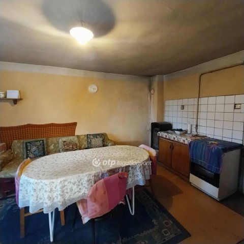 Eladó családi ház, Nyíregyházán 35.9 M Ft, 3 szobás
