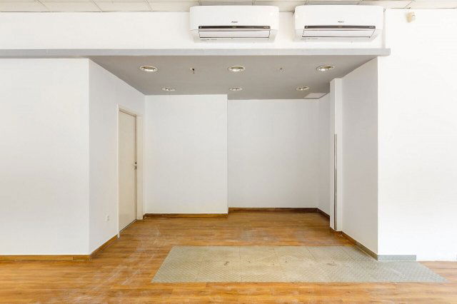 Kiadó üzlethelyiség, Debrecenben 600 E Ft / hó