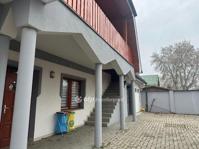 Eladó családi ház, Siófokon 135 M Ft, 5 szobás