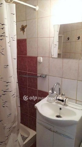 Kiadó téglalakás, albérlet, Veszprémben 300 E Ft / hó
