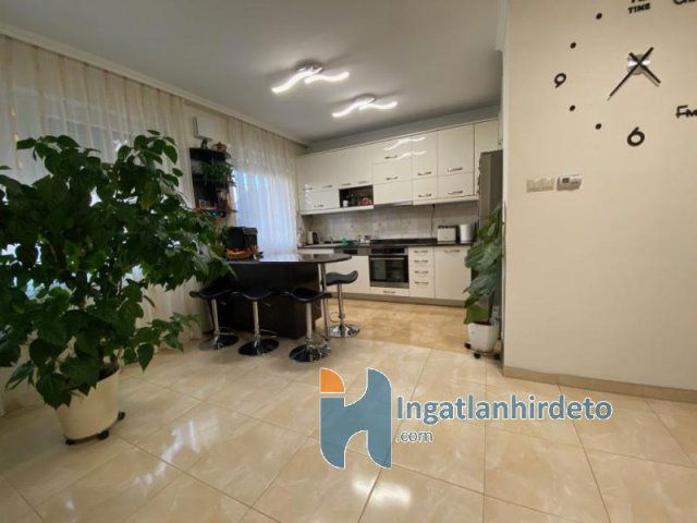 Eladó ikerház, Debrecenben 129 M Ft, 4 szobás