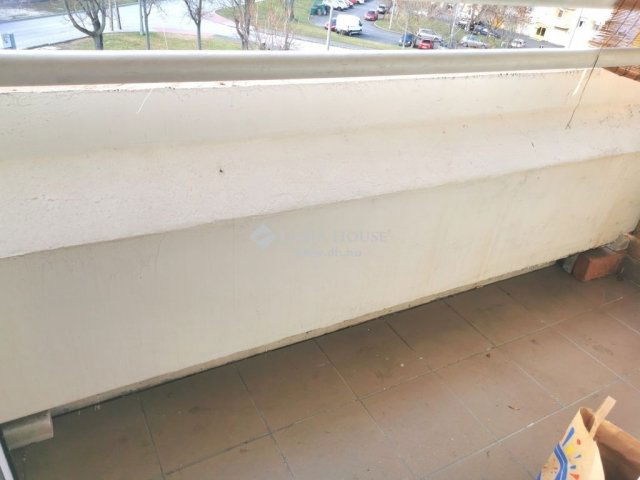 Eladó panellakás, Dorogon 49 M Ft, 3 szobás