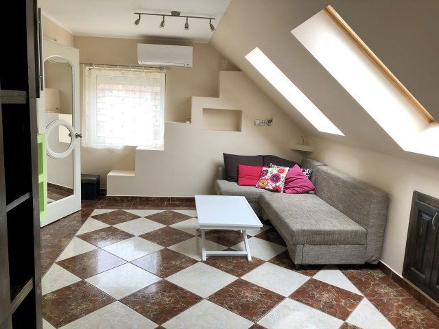 Eladó családi ház, Ácson 84 M Ft, 2 szobás