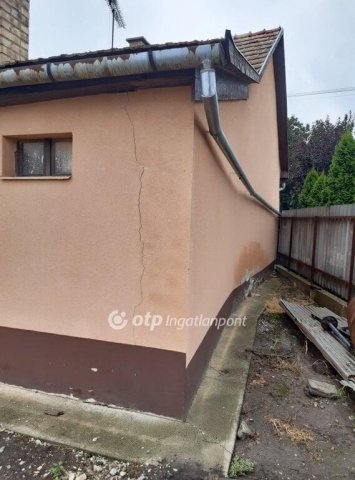Eladó családi ház, Hajdúböszörményen 32.5 M Ft, 2+1 szobás