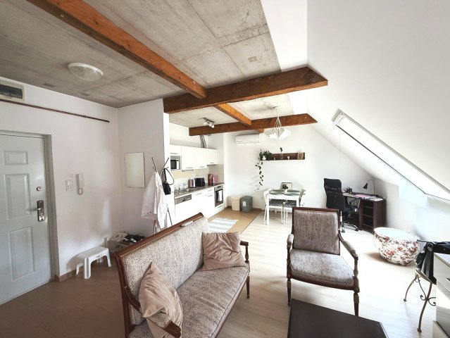 Kiadó téglalakás, albérlet, Szegeden, Bécsi körúton, 1 szobás