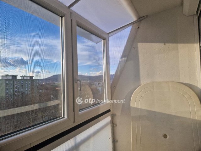 Eladó panellakás, Pécsett 47.9 M Ft, 2 szobás