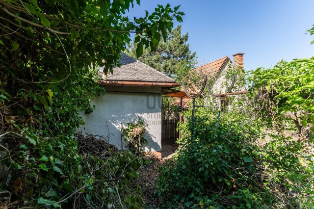 Eladó családi ház, Szekszárdon 8.4 M Ft, 2 szobás