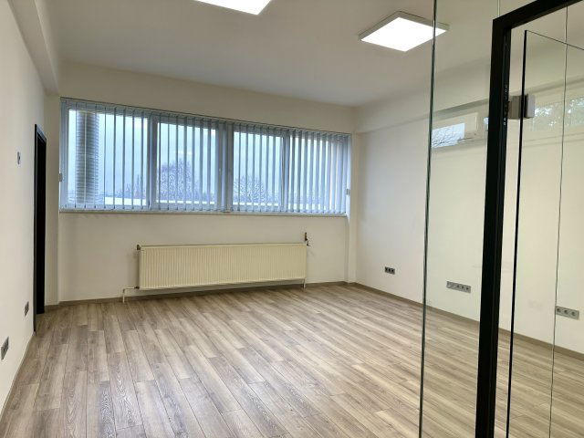 Kiadó iroda, Győrött 166 E Ft / hó, 2 szobás