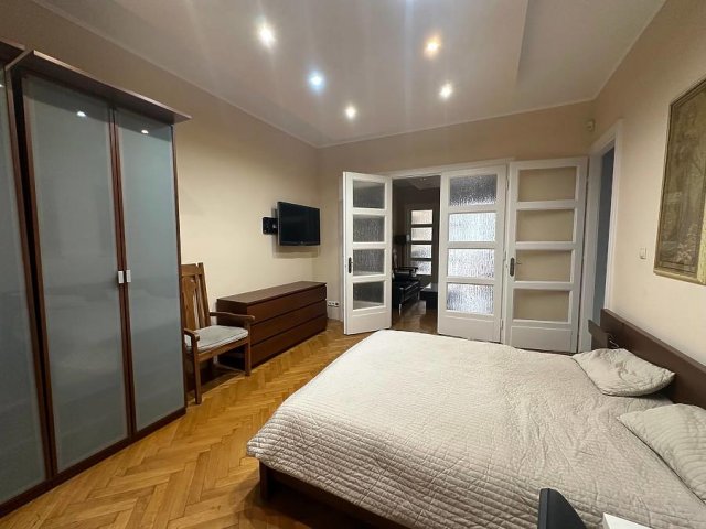 Kiadó téglalakás, albérlet, Budapesten, V. kerületben, 3 szobás