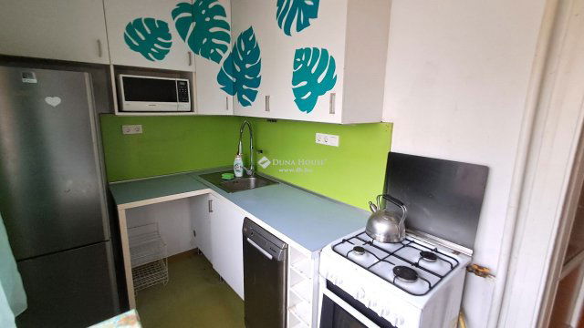 Eladó panellakás, Szombathelyen 32 M Ft, 2 szobás