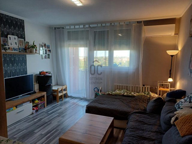 Eladó panellakás, Kecskeméten 49.9 M Ft, 3 szobás