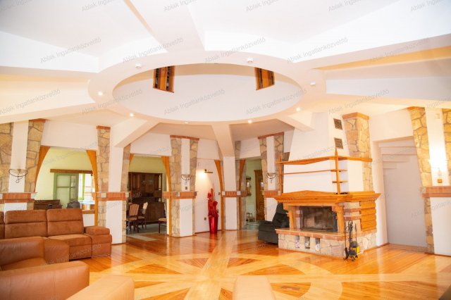 Eladó családi ház, Nyíregyházán 329.9 M Ft, 7 szobás