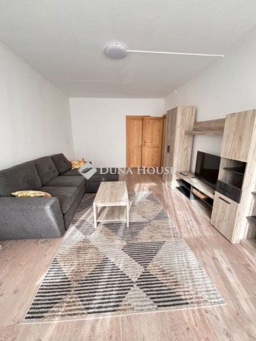 Kiadó panellakás, albérlet, Pécsett 200 E Ft / hó, 2 szobás