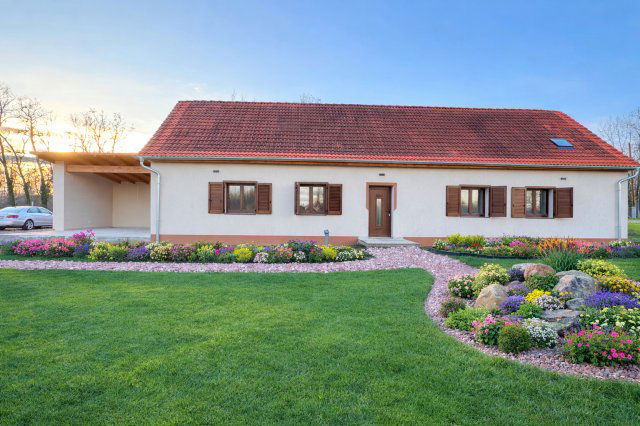 Eladó családi ház, Bicsérden 64.9 M Ft, 3 szobás