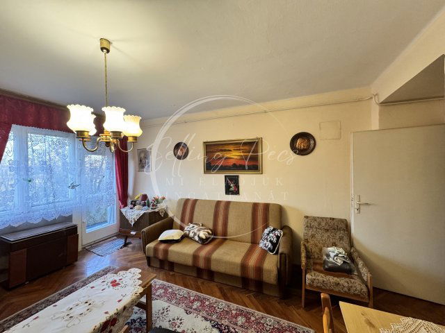 Eladó téglalakás, Pécsett, Komlói úton 25.9 M Ft, 2 szobás