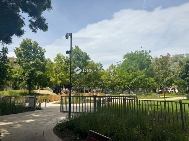 Eladó téglalakás, Budapesten, VII. kerületben 99.9 M Ft