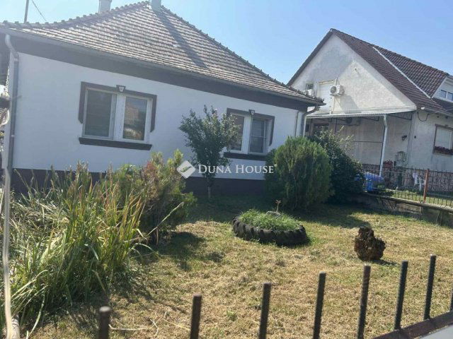 Eladó családi ház, Bicskén, Apponyi Albert utcában 64.9 M Ft