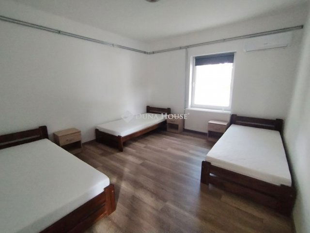 Kiadó családi ház, albérlet, Makón 250 E Ft / hó, 2 szobás