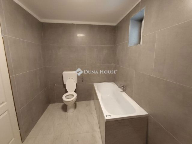 Eladó családi ház, Tápiószentmártonon 31.9 M Ft, 3 szobás