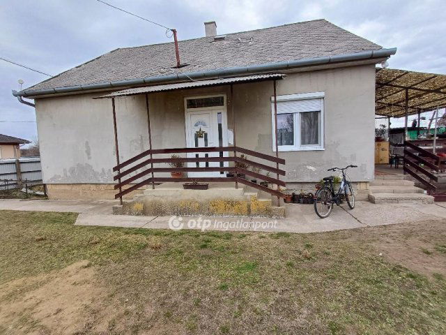Eladó családi ház, Magyon 19.9 M Ft, 4 szobás