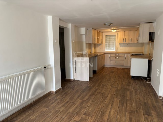 Eladó sorház, Komáromban 89 M Ft, 5 szobás