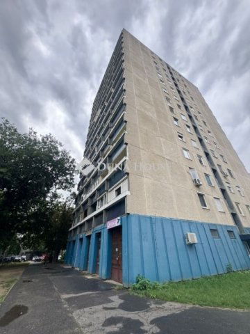 Eladó panellakás, Debrecenben 69.9 M Ft, 3 szobás