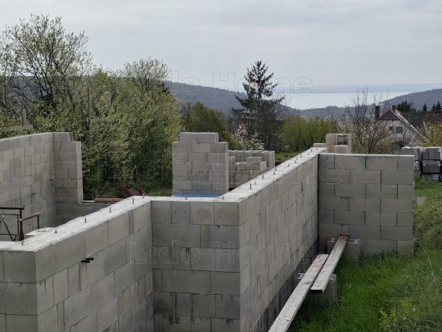 Eladó telek, Felsőörsön 106 M Ft / költözzbe.hu