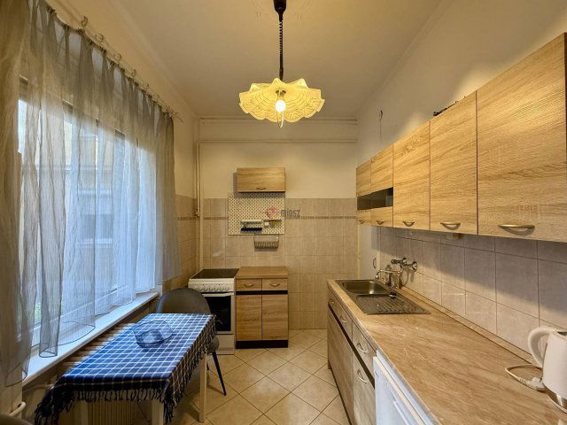 Kiadó téglalakás, albérlet, Székesfehérvárott, Horvát István utcában