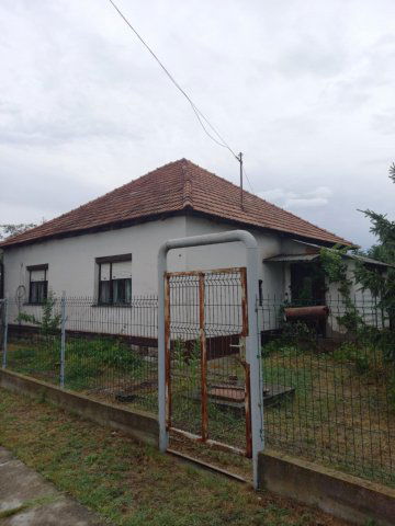 Eladó családi ház, Sarkadon 6.5 M Ft, 2 szobás