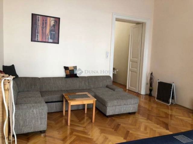 Kiadó téglalakás, albérlet, Budapesten, VI. kerületben