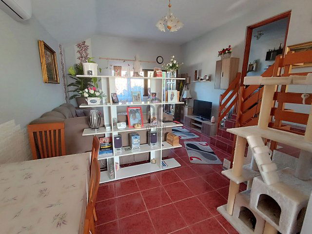 Eladó családi ház, Szigethalmon 129.9 M Ft, 8 szobás