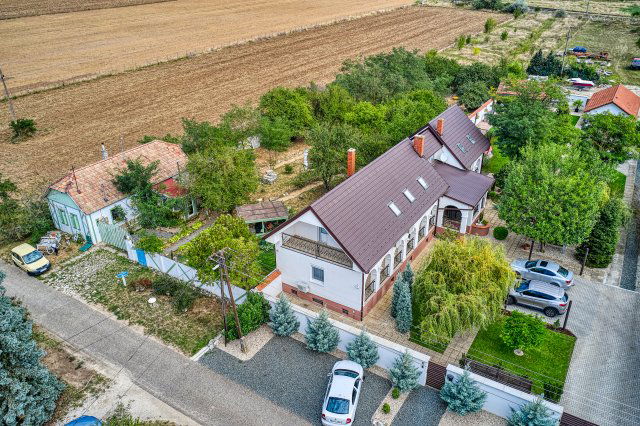 Eladó családi ház, Fertőszéplakon 339 M Ft, 6 szobás
