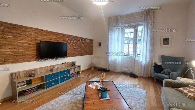 Eladó téglalakás, Budapesten, I. kerületben, Váralja utcában