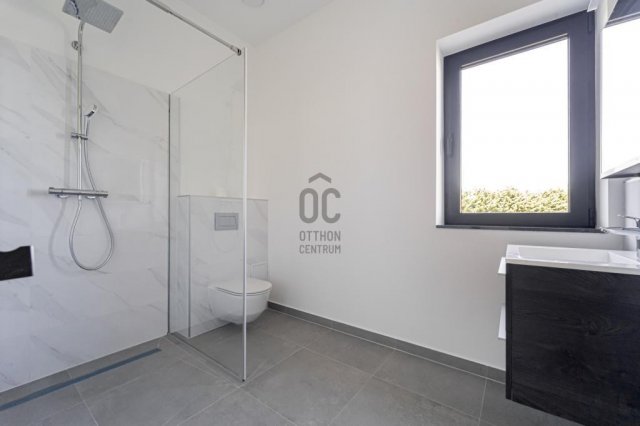 Eladó családi ház, Mogyoródon 550 M Ft, 7 szobás