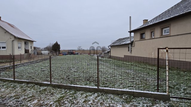 Eladó telek, Tiszafüreden 21 M Ft / költözzbe.hu