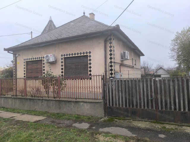 Eladó családi ház, Tiszaföldváron 18.99 M Ft, 3 szobás