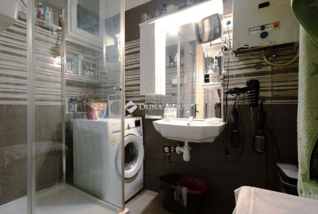 Eladó téglalakás, Budapesten, VIII. kerületben 73.9 M Ft