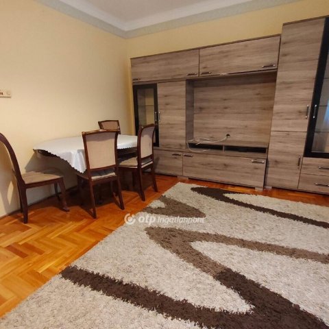 Kiadó téglalakás, albérlet, Nyíregyházán 200 E Ft / hó