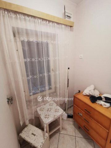 Eladó nyaraló, Cegléden 30 M Ft, 1 szobás / költözzbe.hu