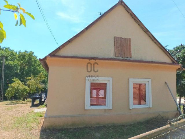 Eladó ikerház, Zalaszentgróton 10.9 M Ft, 2 szobás
