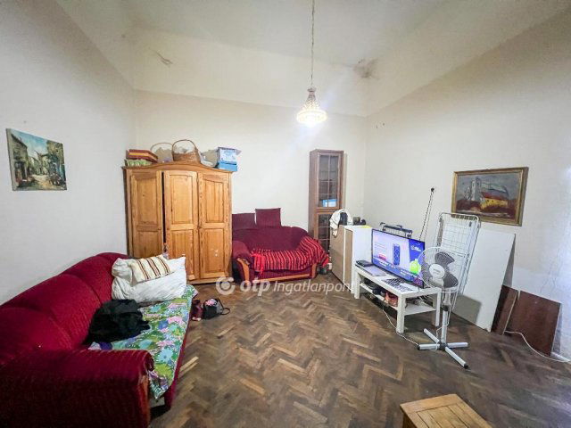 Eladó téglalakás, Budapesten, VIII. kerületben 66.9 M Ft
