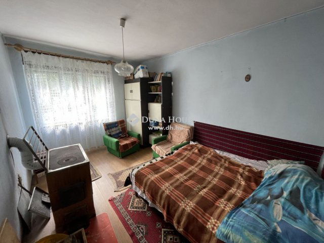 Eladó családi ház, Kustánszegen 16.5 M Ft, 3 szobás
