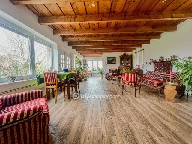 Eladó családi ház, Fehértón 128 M Ft, 2 szobás