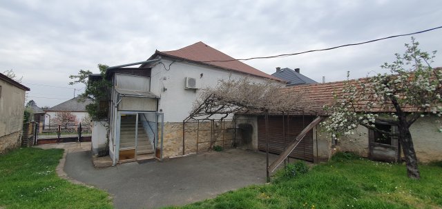 Eladó családi ház, Devecseren 44.9 M Ft, 3 szobás