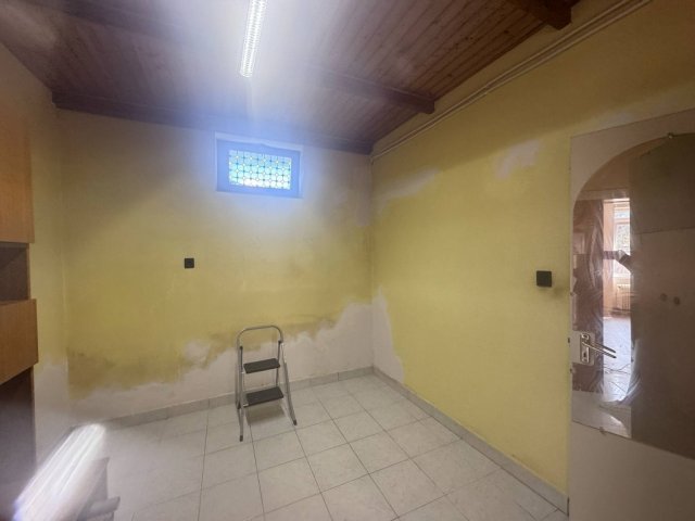 Eladó családi ház, Pécsett 52.5 M Ft, 2 szobás