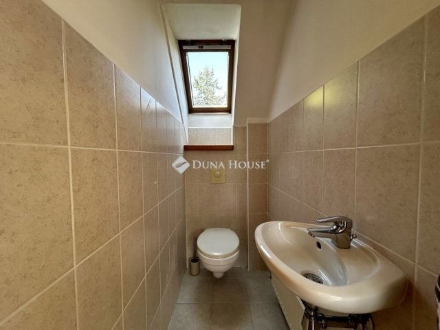 Eladó téglalakás, Budapesten, III. kerületben 69.9 M Ft