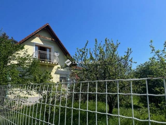 Eladó családi ház, Pécsett 89.99 M Ft, 3 szobás
