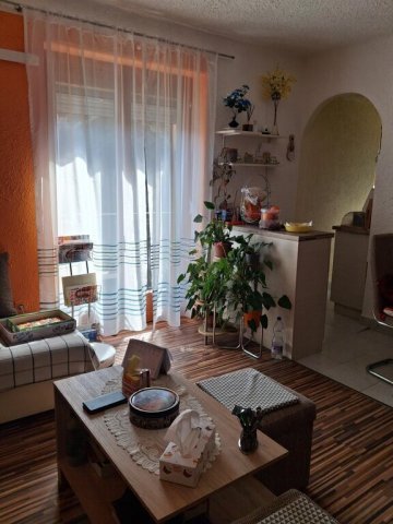 Eladó téglalakás, Komlón 22.3 M Ft, 2 szobás